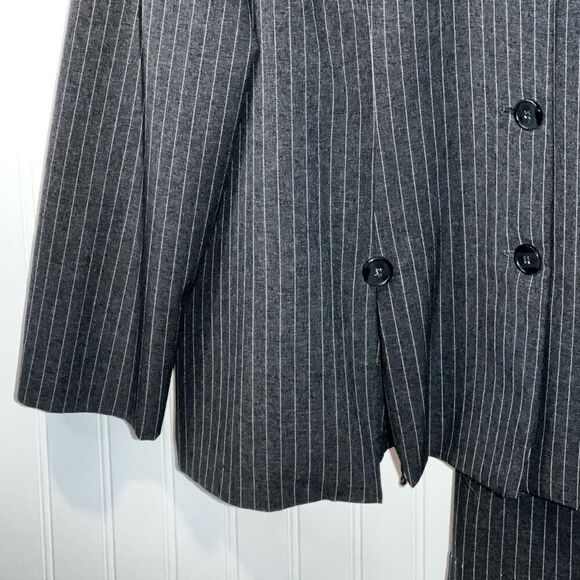 Pride & Joy Button Front Suit Jacket & Skirt Womens Gray Pinstriped Pleated Neck - Picture 4 of 8